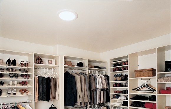 Daylighting device closet